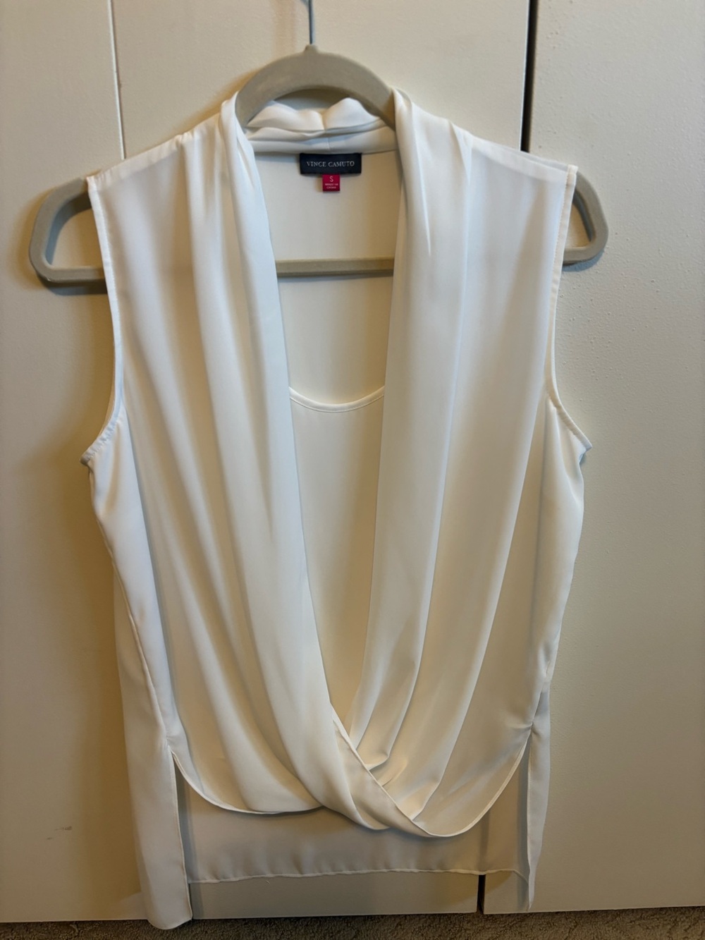 Vince Camuto White Draped V-Neck Sleeveless Top